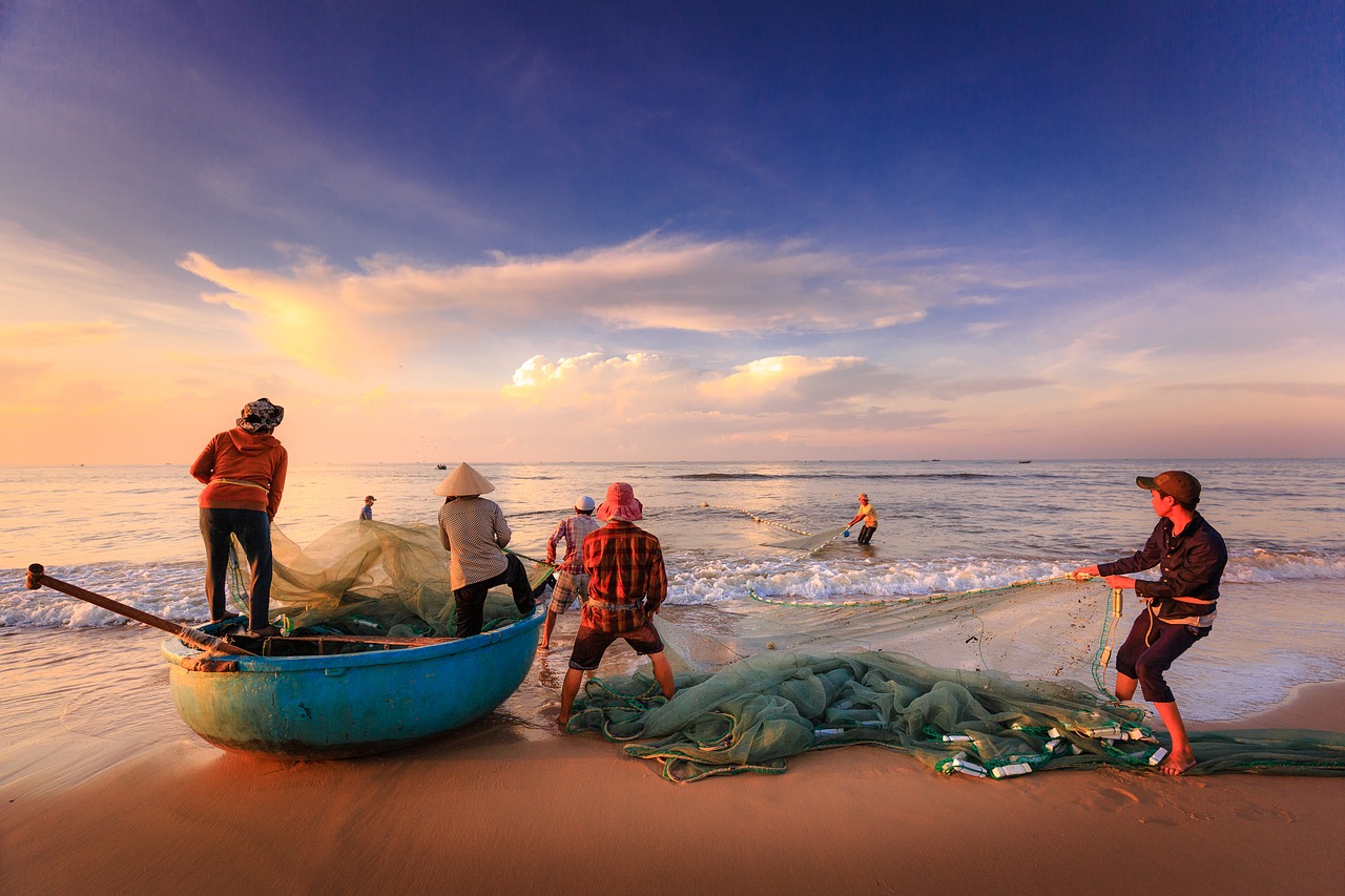 fishermen, beach, boat-2983615.jpg